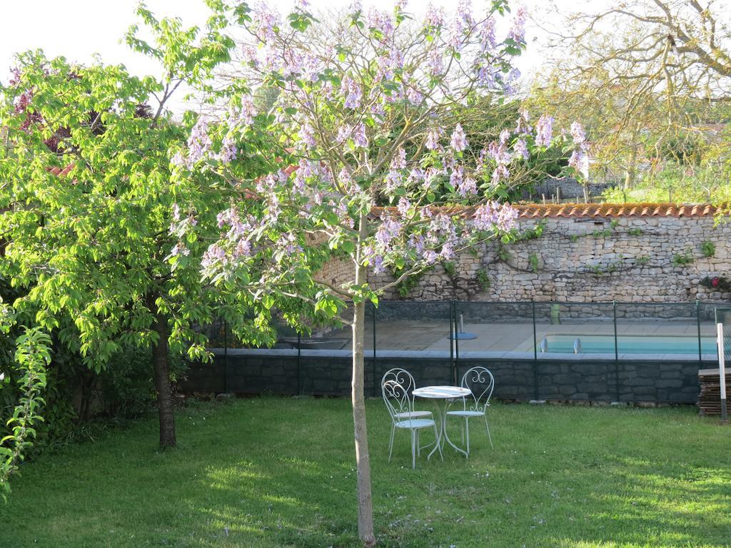L'Aubinoise Bed & Breakfast Saint-Aubin-la-Plaine Екстериор снимка